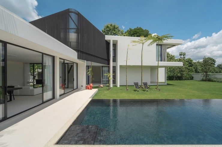 รูป ให้เช่าบ้าน modern pool villa 4 ห้องนอน 5 น้ำ พร้อมเฟอร์ฯ ใกล้โรงเรียนนานาชาติลานนา , ห่าง IKEA 15 นาที - รูปที่ 2/16