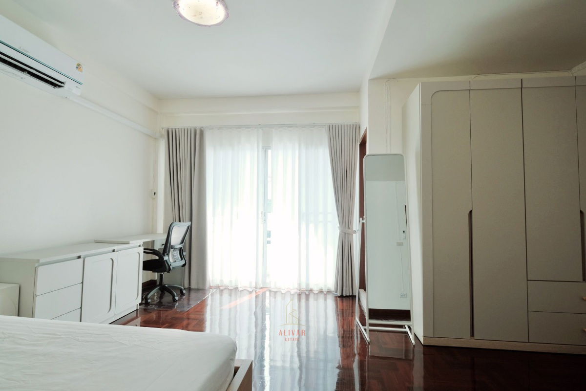 รูป RH121025 ให้เช่า ทาวน์เฮ้าส์ 3 ชั้น 5 ห้องนอน at ถนนสุขุมวิท105 ซ.ลาซาล 32 - รูปที่ 14/25