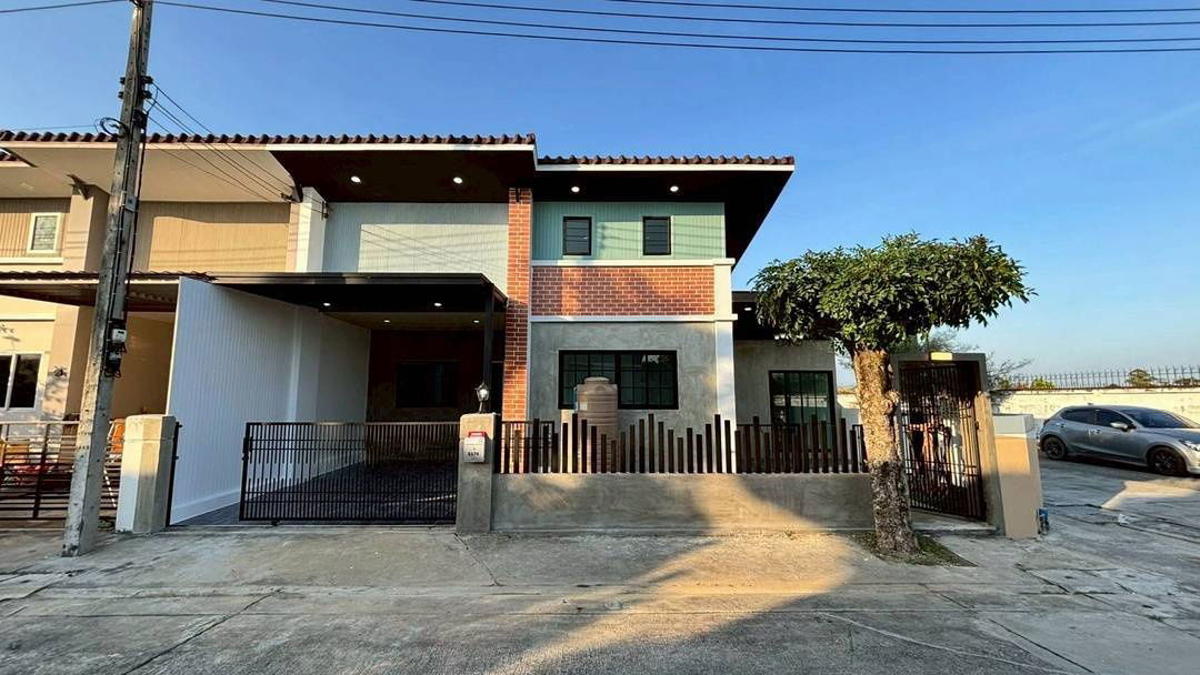 รูป ทาวน์เฮ้าส์หลังมุม แต่งใหม่ ทำลดี หมู่บ้าน วีอไลฟ์ ลำลูกกา คลอง 8 (V-Alive ลำลูกกา คลอง 8) ถ.เลียบคลอง 8 ลำลูกกา ปทุมธานี - รูปที่ 1/16