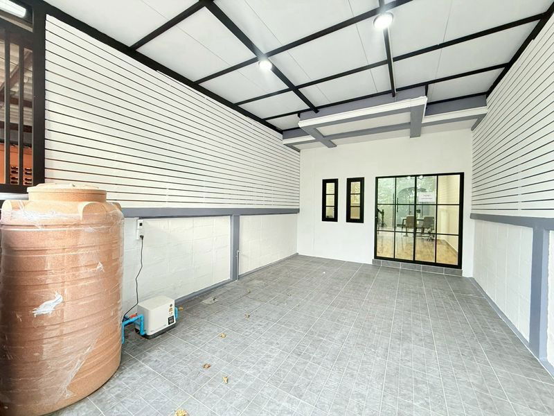 รูป ทาวน์เฮ้าส์ รีโนเวทใหม่ ทำเลดี หมู่บ้าน มหาลาภ2 ถนนเมนคู้ซ้าย มิตรไมตรี คู้ฝั่งเหนือ หนองจอก มีเฟอร์นิเจอร์ หน้าบ้านไม่ชนใคร - รูปที่ 3/21