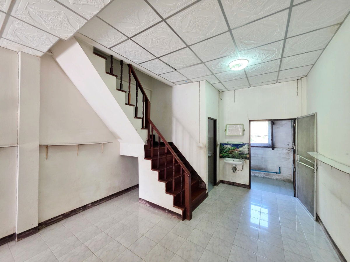 รูป ขายทาวน์เฮ้าส์ 2 ชั้น สุขาภิบาล 5 ซอย 58 เพียง 850,000 บาท - รูปที่ 4/12