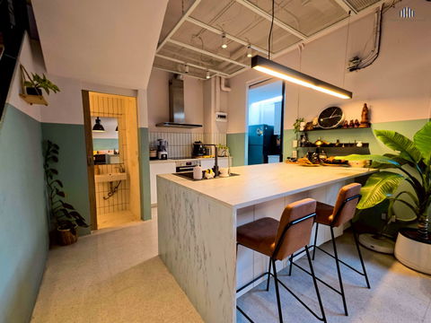 Return on investment 900,000 bath/year ! Townhouse 3 floor soi Pridi Banomyong14 Area 21.9 Sq.wah, in-building space 250 Sq.m , near BTS phrakanong!!