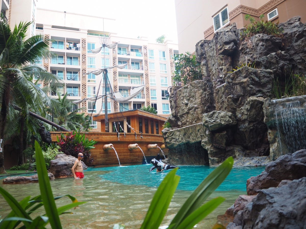 รูป ขายด่วน! ห้องพิเศษ Atlantis Condo Resort Pattaya ชั้น 1 ติดสวนน้ำ 2 นอน 65 ตรม. เดินลงสระได้เลย ราคา 5.59 ล้าน - รูปที่ 6/44