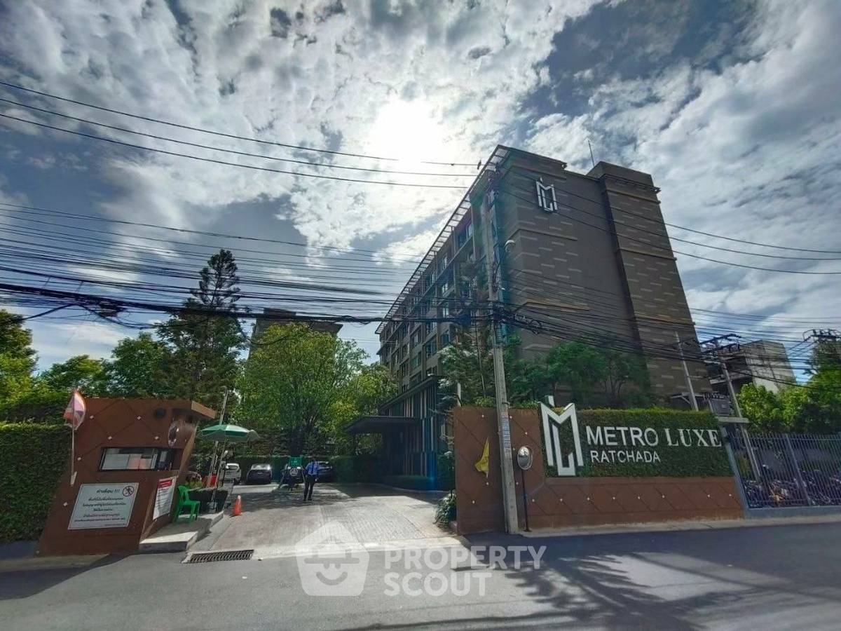 picture 1-BR Condo at Metro Luxe Ratchada near MRT Huai Khwang (ID 2470635) - 8/13