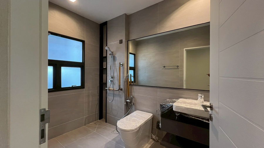 picture Luxury house for rent at Grand Bangkok Boulevard Krungthep Kreetha - 18/22