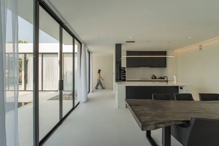 รูป ให้เช่าบ้าน modern pool villa 4 ห้องนอน 5 น้ำ พร้อมเฟอร์ฯ ใกล้โรงเรียนนานาชาติลานนา , ห่าง IKEA 15 นาที - รูปที่ 10/16