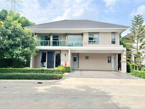 เพอร์เฟค เพลส พระราม 9-กรุงเทพกรีฑา (Perfect Place Rama 9-Krungthep Kreetha) อยู่ถนนกรุงเทพกรีฑาตัดใหม่ แขวงสะพานสูง