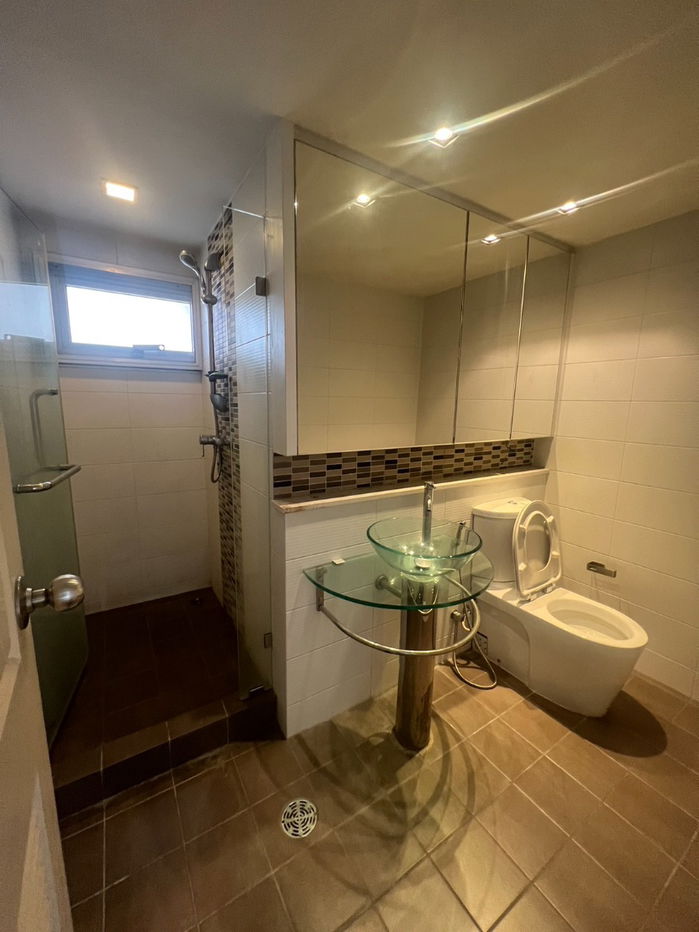 picture Lakeview Geneva 2 Condominium Lakeview Geneva 2 Condominium - 9/11