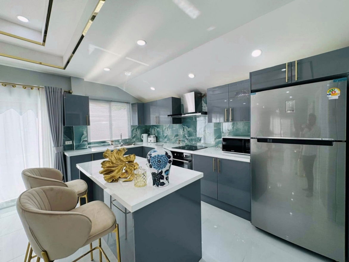 รูป KT0018📲LineID @556ryccg🏡บ้านพูลวิลล่าพัทยาเหนือ 60ตรว 350ตรม 4ห้องนอน เฟอร์นิเจอร์ครบ พร้อมสระน้ำ - รูปที่ 3/25