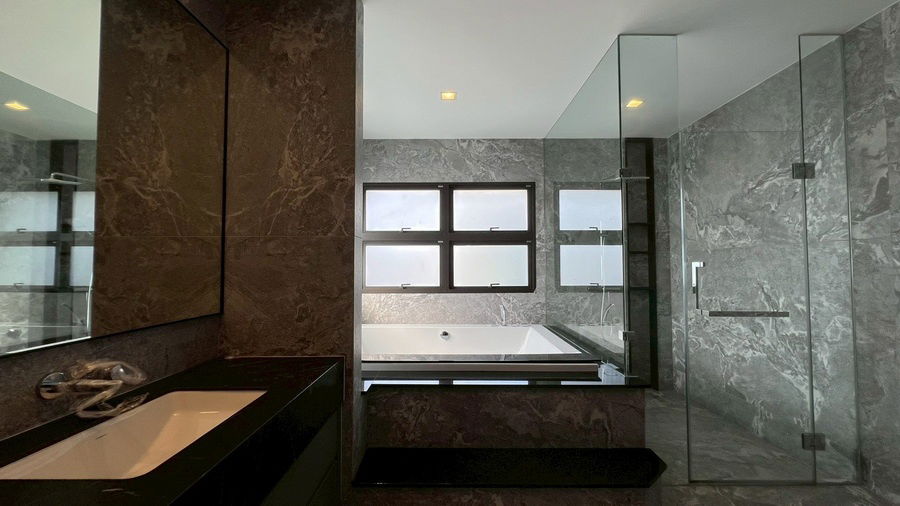 picture Luxury house for rent at Grand Bangkok Boulevard Krungthep Kreetha - 14/22