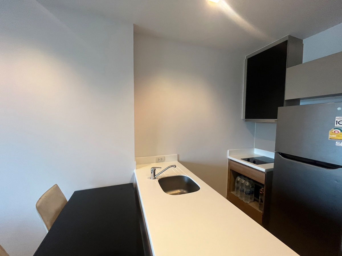 รูป T109 ให้เช่าคอนโด Rhythm Phahon-Ari (ริทึ่ม พหล-อารีย์) ห้องขนาด45ตรม. ห้องรีโนเวท เฟอร์+เครื่องใช้ไฟฟ้าใหม่ ราคาพิเศษสุด - รูปที่ 4/13