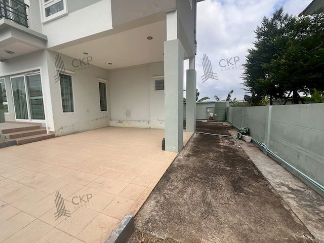 picture Two-story detached house, corner unit, in a tranquil setting on Ratchaphruek Road, near Robinson Ratchaphruek. Convenient transportation. - 6/22