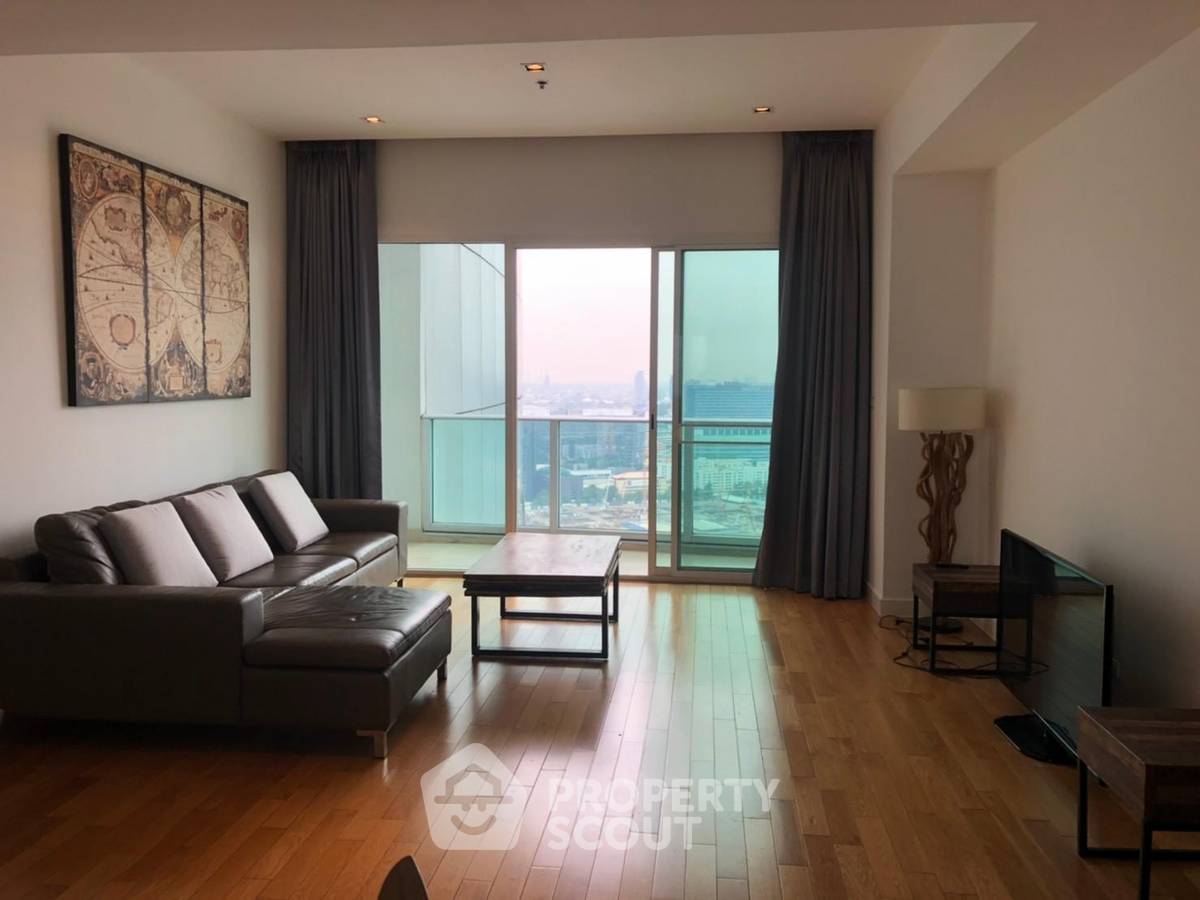 picture 3-BR Condo at Millennium Residence @ Sukhumvit Condominium near BTS Asok (ID 452758) - 1/8