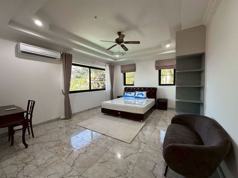 รูป ขายพูลวิลล่าพัทยา เนื้อที่ขนาดใหญ่ 5 ห้องนอน ใกล้โรงเรียนนานาชาติธารา - รูปที่ 12/20