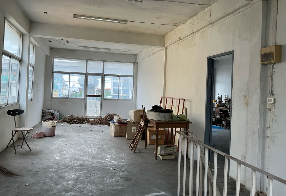 picture Commercial Building for Sale on Chaeng Watthana 12 💰Sale Price: 14,000,000 THB  - 9/10