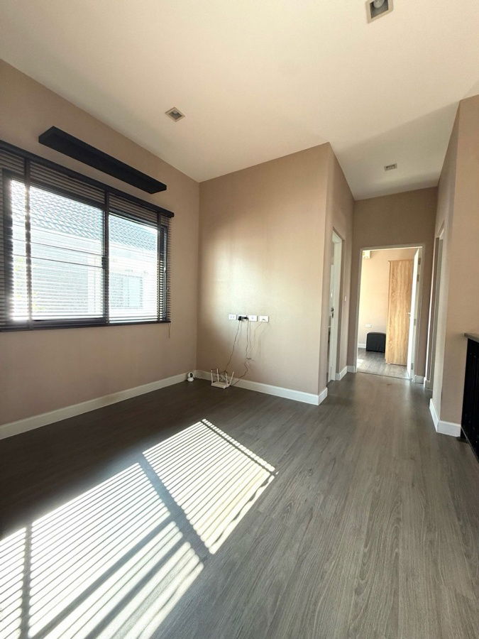 รูป 🏡 ให้เช่าบ้านเดี่ยวหรู — Bangkok Boulevard Srinakarin–Bangna หลังริม ทำเลดีที่สุดในโครงการ แต่งสวยพร้อมอยู่ ใกล้รถไฟฟ้า ของกินเพียบ 🔥 - รูปที่ 5/18