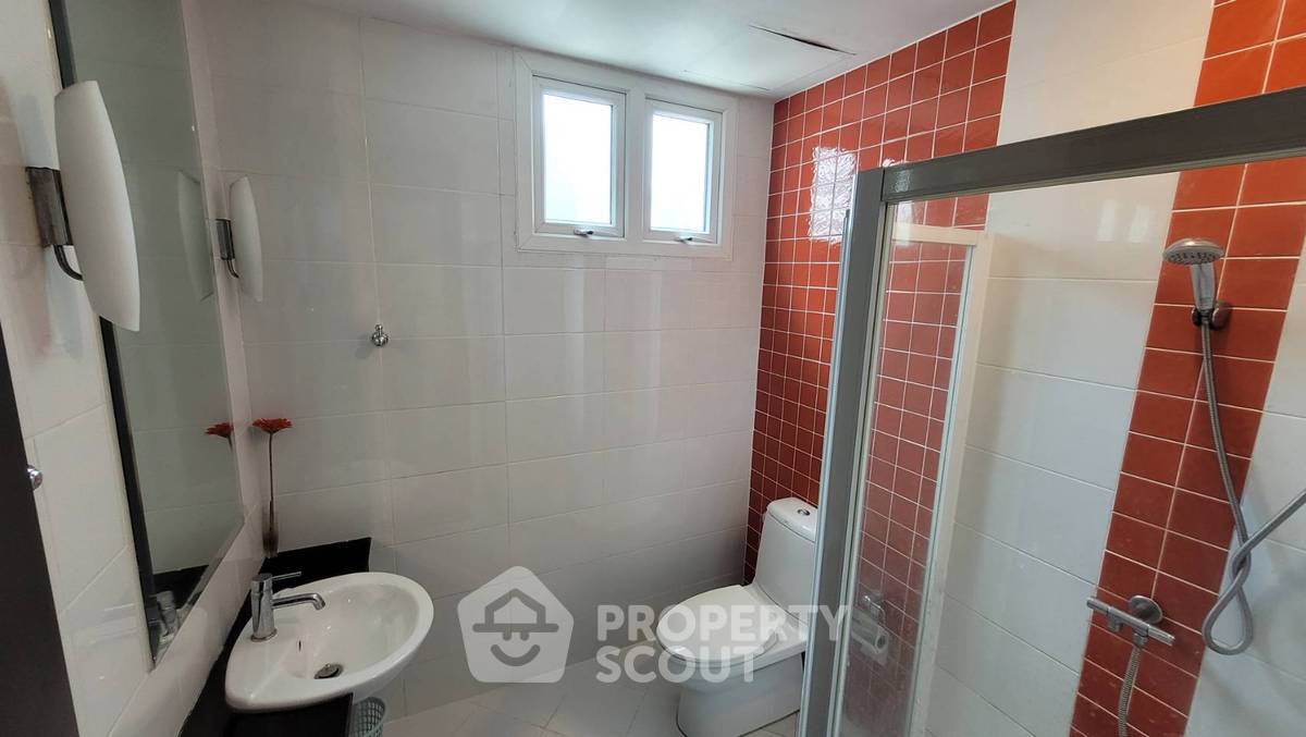 picture 3-BR Condo at Citi Smart Sukhumvit 18 near BTS Asok (ID 1988256) - 7/8