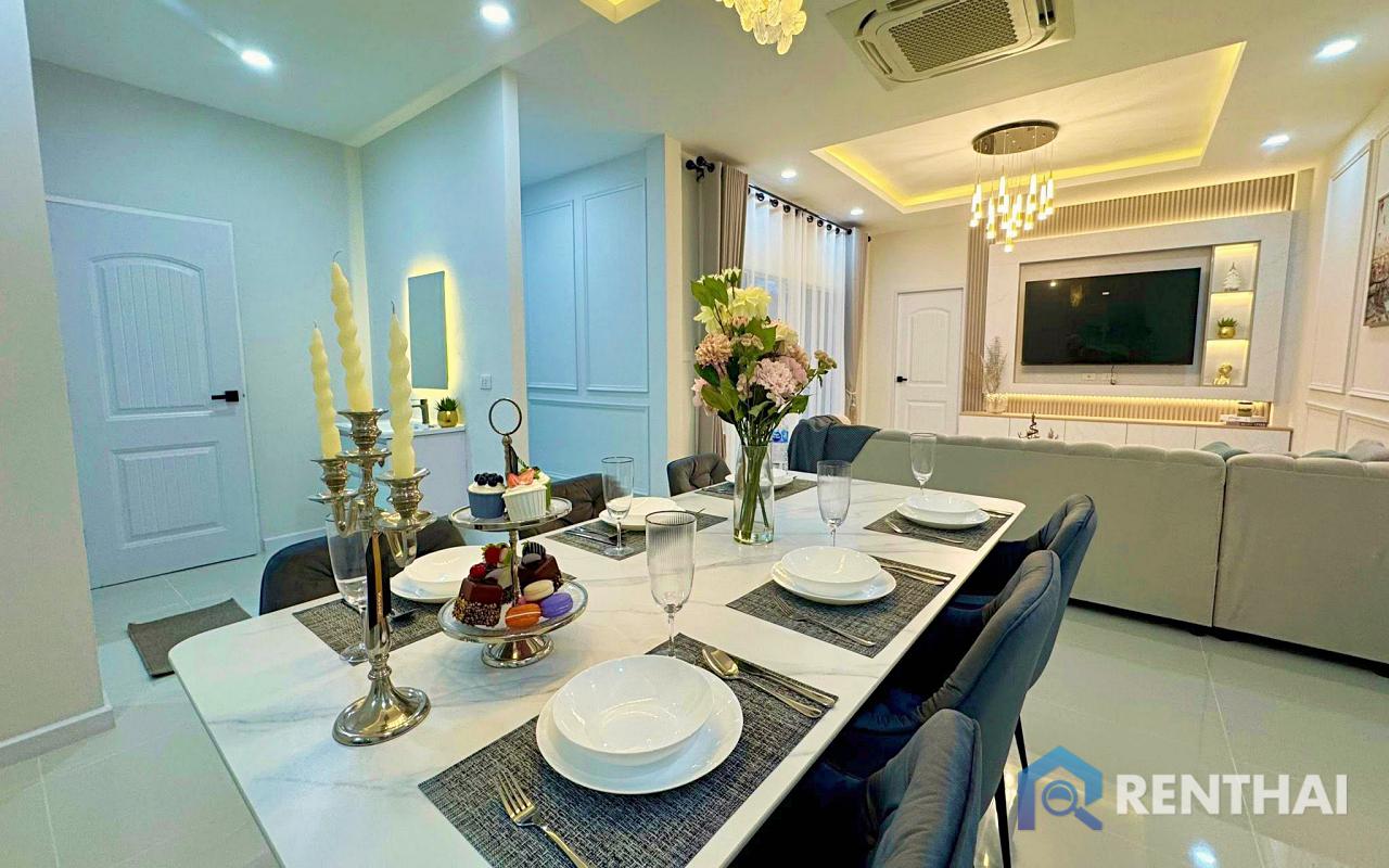 picture Modern 3-Bedroom Pool Villa in a Secure Community - 8/20