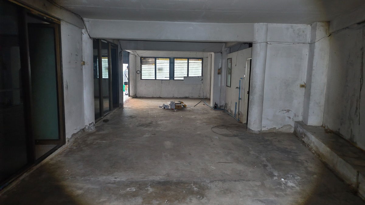 รูป ขาย ตึกแถว 3 คูหา 4 ชั้นครึ่ง ขนาด 59 ตร.ว บากองอนุสรณ์ 2 ช่องนนทรี - รูปที่ 8/31