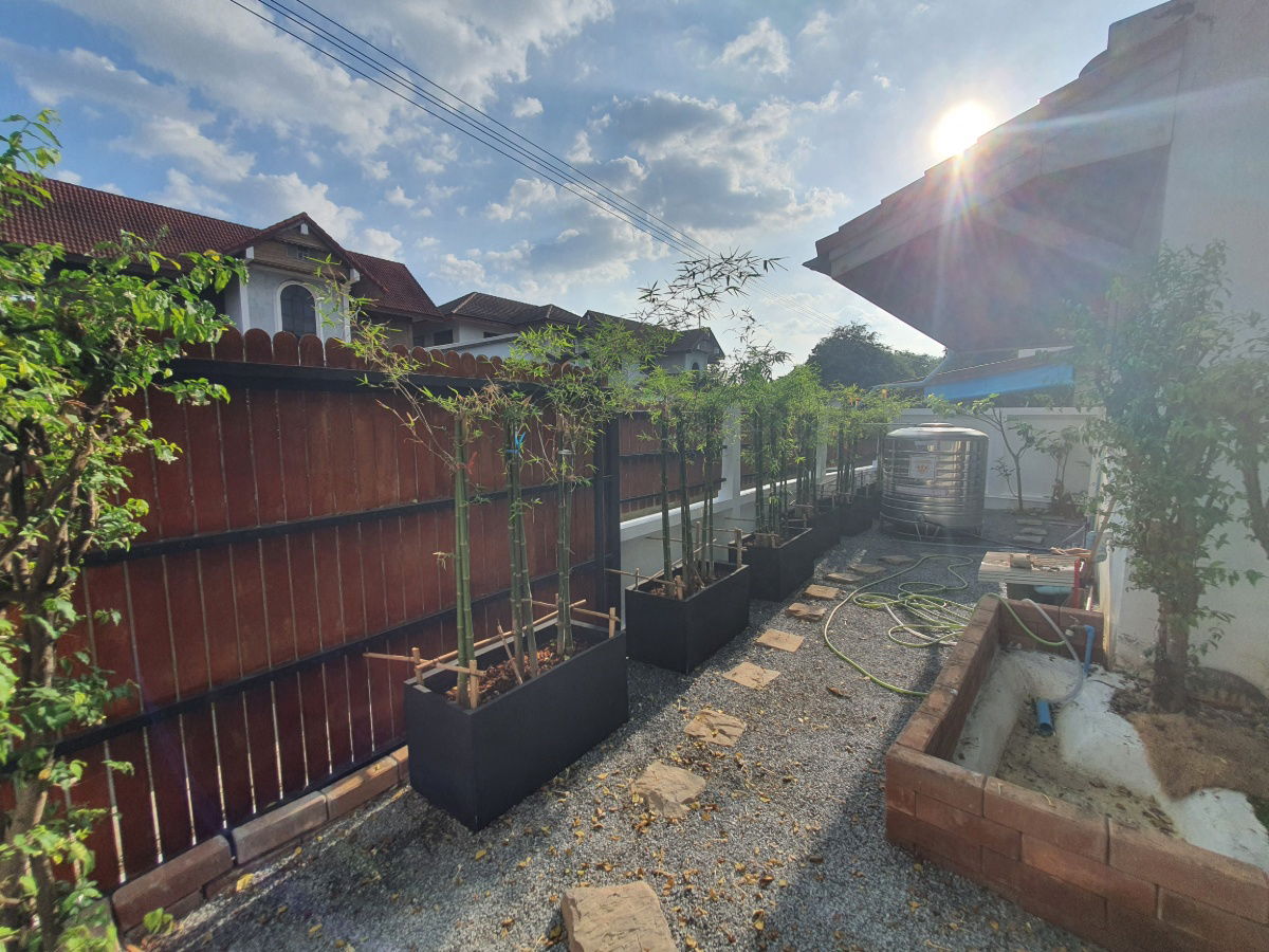 picture 2-Storey Detached House, 79.65 sq.w., Salathammasop 3, Taling Chan – Bangkok with nearly 400 sq.m. of living space. canal-side atmosphere - 3/40