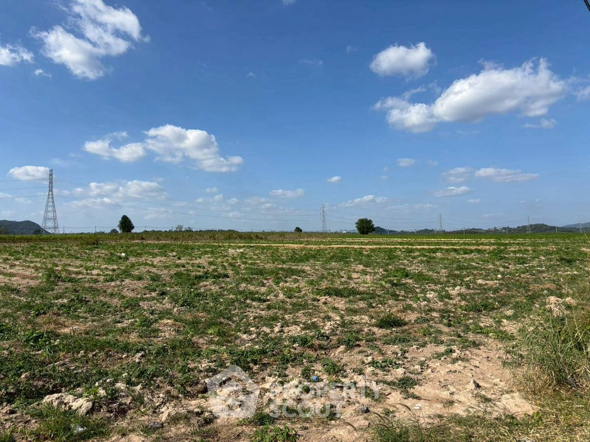 รูป ที่ดินสำหรับปล่อยขาย 227,200 ตารางเมตร แถว ใกล้ บ่อวิน (ID 2471224) - รูปที่ 4/5