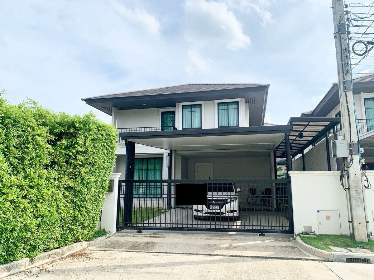 picture For rent Setthasiri Pattanakarn , 4 bedrooms big garden, Pet friendly - 1/18