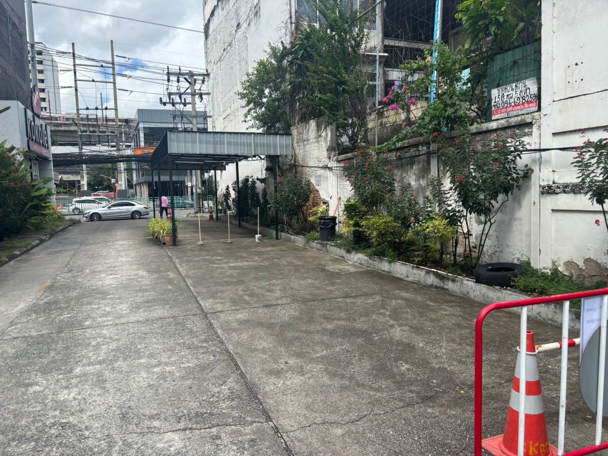 รูป ให้เช่าพื้นที่ติดถนนใหญ่! ห่างทองหล่อเพียง 200 เมตร - รูปที่ 3/4