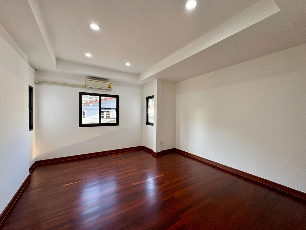 รูป ให้เช่า บ้านสวย บ้านเดี่ยว โฮมออฟฟิต 2 ชั้น 52 ตรว. พร้อมอยู่ ถ.พัฒนาการ ซอย 39 (ม.ปรีชา 1) 4นอน 3น้ำ ราคาพิเศษ - รูปที่ 13/18