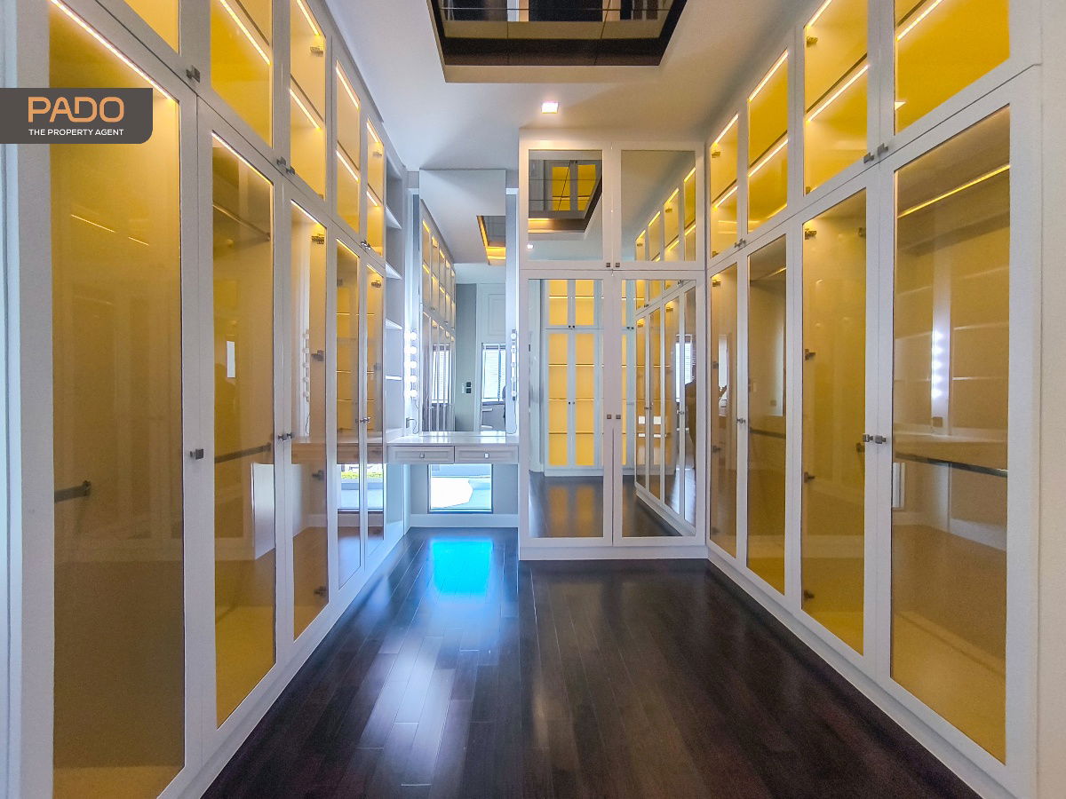 รูป ให้เช่า บ้านหรู แกรนด์ บางกอก บูเลอวาร์ด กรุงเทพกรีฑา (Grand Bangkok Boulevard Krungthepkritha) 4 ห้องนอน 5 ห้องน้ำ 4 จอดรถ - รูปที่ 19/40