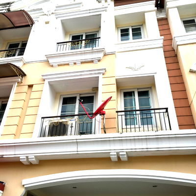 เช่าทาวน์โฮม วิทยาลัยพณิชยการธนบุรี : ปล่อยเช่า urban sathorn 3นอน 3น้ำ ติดต่อสอบถามได้ที่ 099-4635997, 064-9653658  line : @313fajed