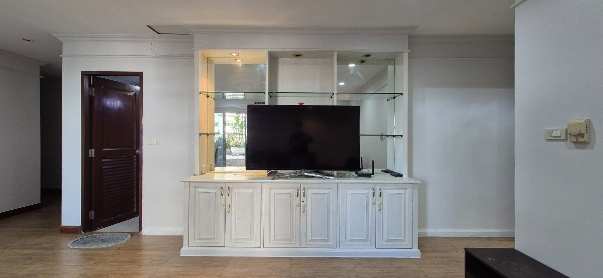 รูป ให้เช่าห้องคอนโดฟลอร่า วิลล์ ขนาด 170 ตร.ม. วิวดีมีสวนหย่อม ตกแต่งครบ เดินทางสะดวก - รูปที่ 6/36