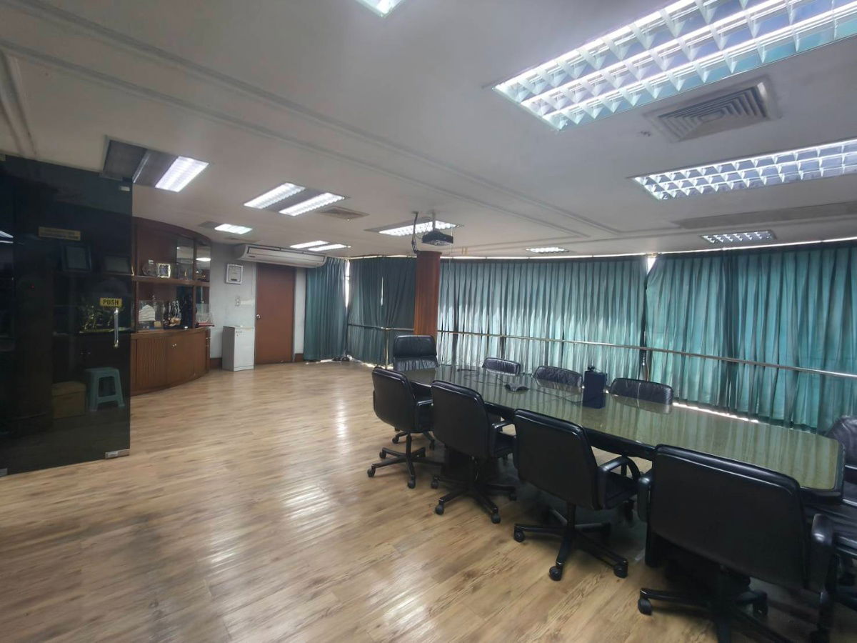 รูป ขายอาคารสำนักงาน 5 ชั้น 133 ตรว. 847 ตรม. ทำเลดีติดถนนใหญ่ พระราม 4 ใกล้ ม.กรุงเทพเก่า เขตคลองเตย กรุงเทพ - รูปที่ 1/10