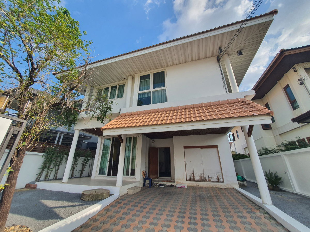 picture 2-Storey Detached House, 79.65 sq.w., Salathammasop 3, Taling Chan – Bangkok with nearly 400 sq.m. of living space. canal-side atmosphere - 11/40