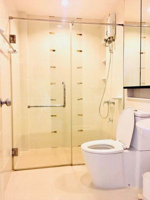 picture FOR RENT BAAN KLANG MUANG URBANION SRINAKARIN / 3 bedrooms 3 bathrooms / 20 Sqw. 170 Sqm. **35,000** CLOSE TO PARADISE PARK SRINAKARIN - 10/12