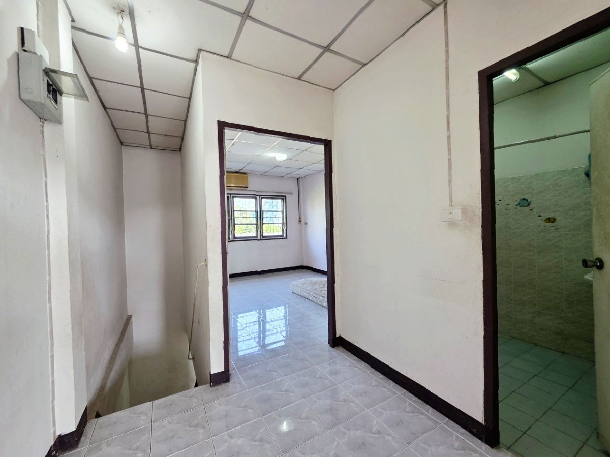 รูป ขายทาวน์เฮ้าส์ 2 ชั้น สุขาภิบาล 5 ซอย 58 เพียง 850,000 บาท - รูปที่ 9/12