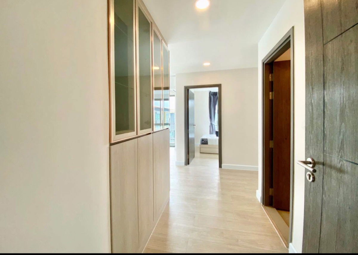 picture Metro Luxe Rose Gold Phahol - Sutthisan - 10/10