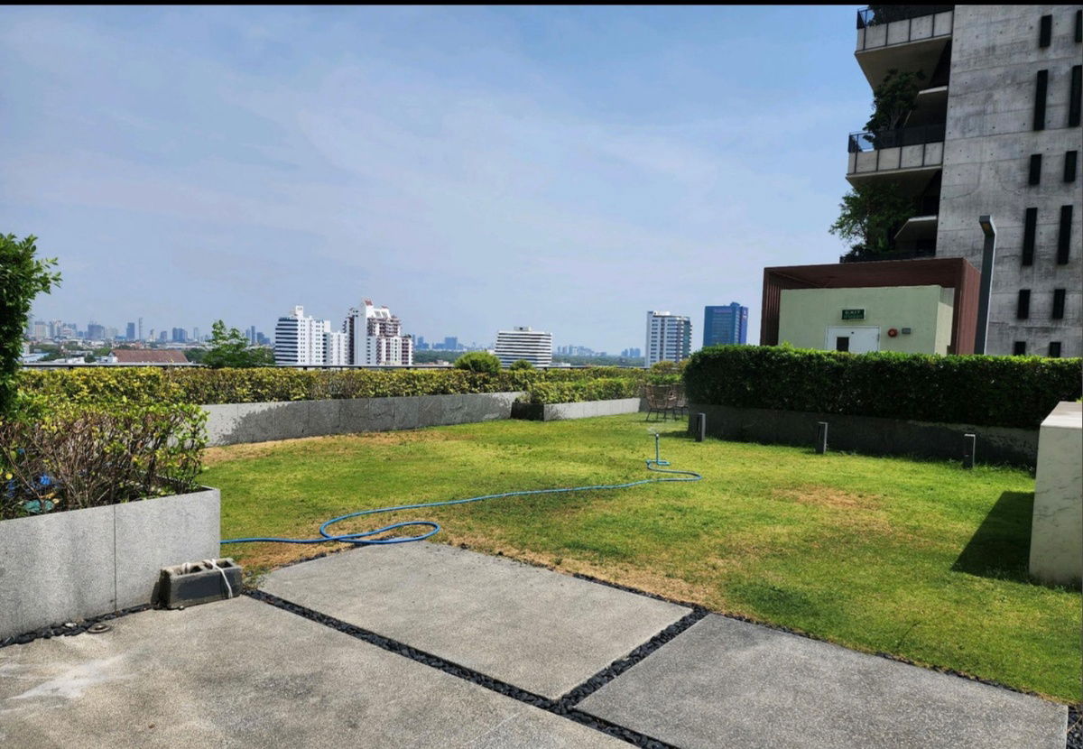 picture Rent a beautiful, affordable, ready-to-move-in Regal Sathorn-Narathiwat condo near BRT Tanon Chan Interested? Add me on Line: @841qqlnr - 20/20