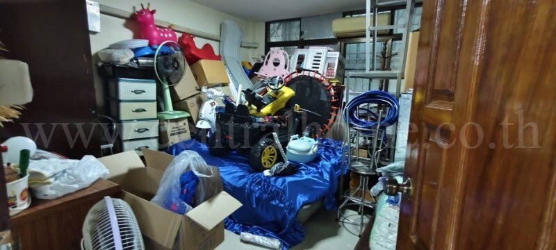 รูป อาคารพาณิชย์ 3 ชั้นครึ่ง 3 คูหา ติดถนนเพชรเกษม ทำเลดี ราคาถูก - รูปที่ 15/17