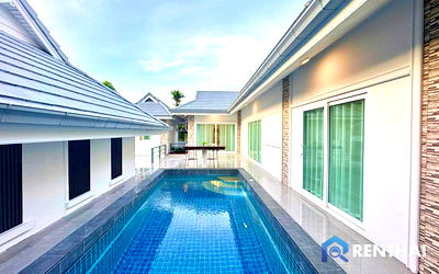 Houses for sale Chonburi : Modern 3-Bedroom Pool Villa in a Secure Community