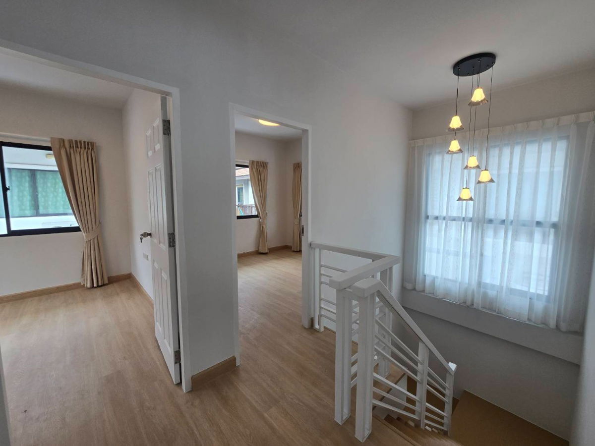 รูป บ้านแฝด ตกแต่งรีโนเวทใหม่ ทำเลดี กว้างขวาง พร้อมเฟอร์ฯสวยๆ หมู่บ้าน พร้อมพัฒน์ไพร์ม ซ.25 ถนนปัญญาเนเชอรัลปาร์ค ปัญญาอินทรา คลองสามวา - รูปที่ 40/44