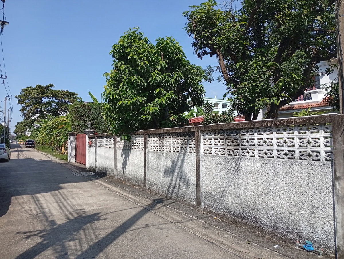 รูป ขายด่วน บ้านเดี่ยว ย่านลาดพร้าว ทำเลดี เข้าออกได้ 2 เส้นทาง - รูปที่ 4/6