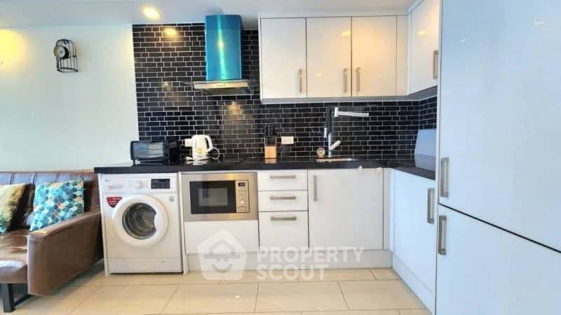 picture 1-BR Condo at Grand Avenue Pattaya close to Pattaya South (ID 2418850) - 6/14