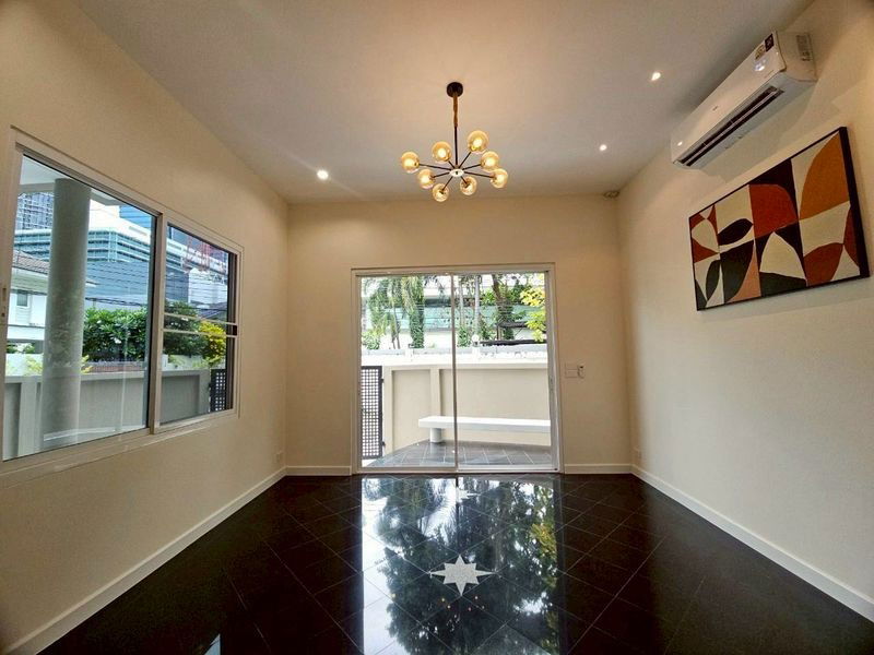 รูป ขายบ้าน ที่ บ้านเดี่ยว 3 ชั้น รีโนเวทใหม่ทั้งหลัง - รูปที่ 3/5