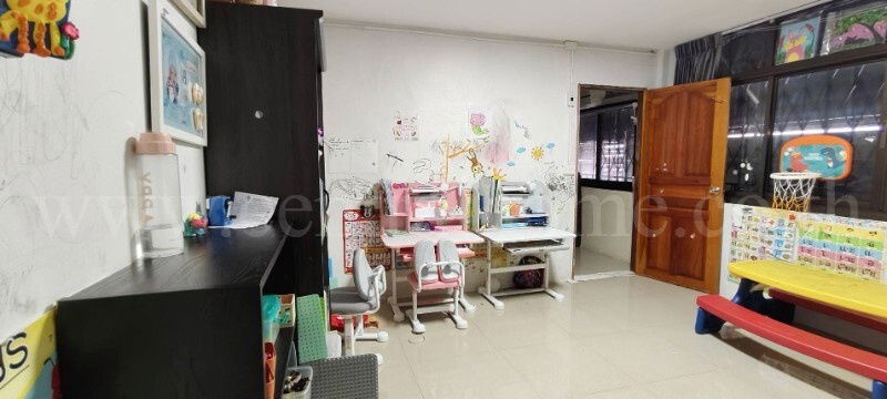 รูป อาคารพาณิชย์ 3 ชั้นครึ่ง 3 คูหา ติดถนนเพชรเกษม ทำเลดี ราคาถูก - รูปที่ 12/17