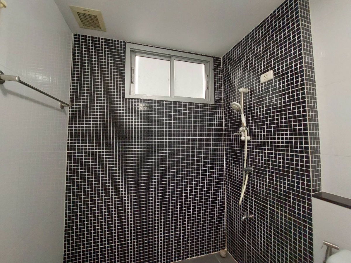 picture Condo for rent, The Rise B, 30.07 sq m., 1st floor, can open a shop, ready to move in, behind Central Chonburi - 10/18