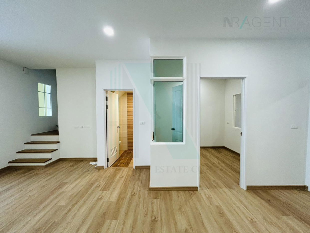 รูป 📌 ขายทาวน์เฮาส์ โครงการ โกลเด้น ทาวน์ อ่อนนุช-พัฒนาการ 2 ชั้น 4 ห้องนอน 2 ห้องน้ำ - รูปที่ 7/8