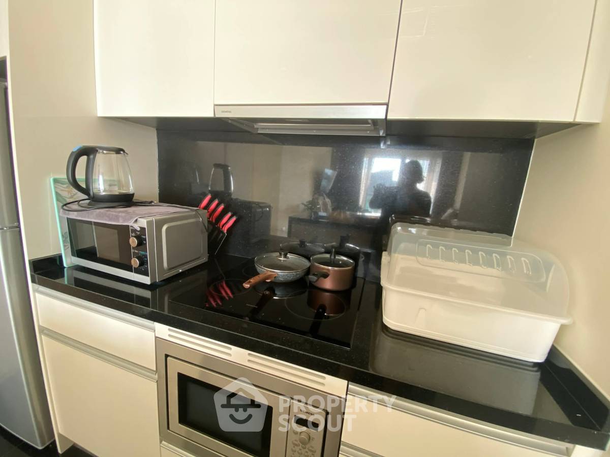 รูป คอนโด 2-ห้องนอน ที่ รีเฟล็คชั่น จอมเทียน บีช พัทยา ใกล้ เมืองพัทยา (ID 2470559) - รูปที่ 8/9