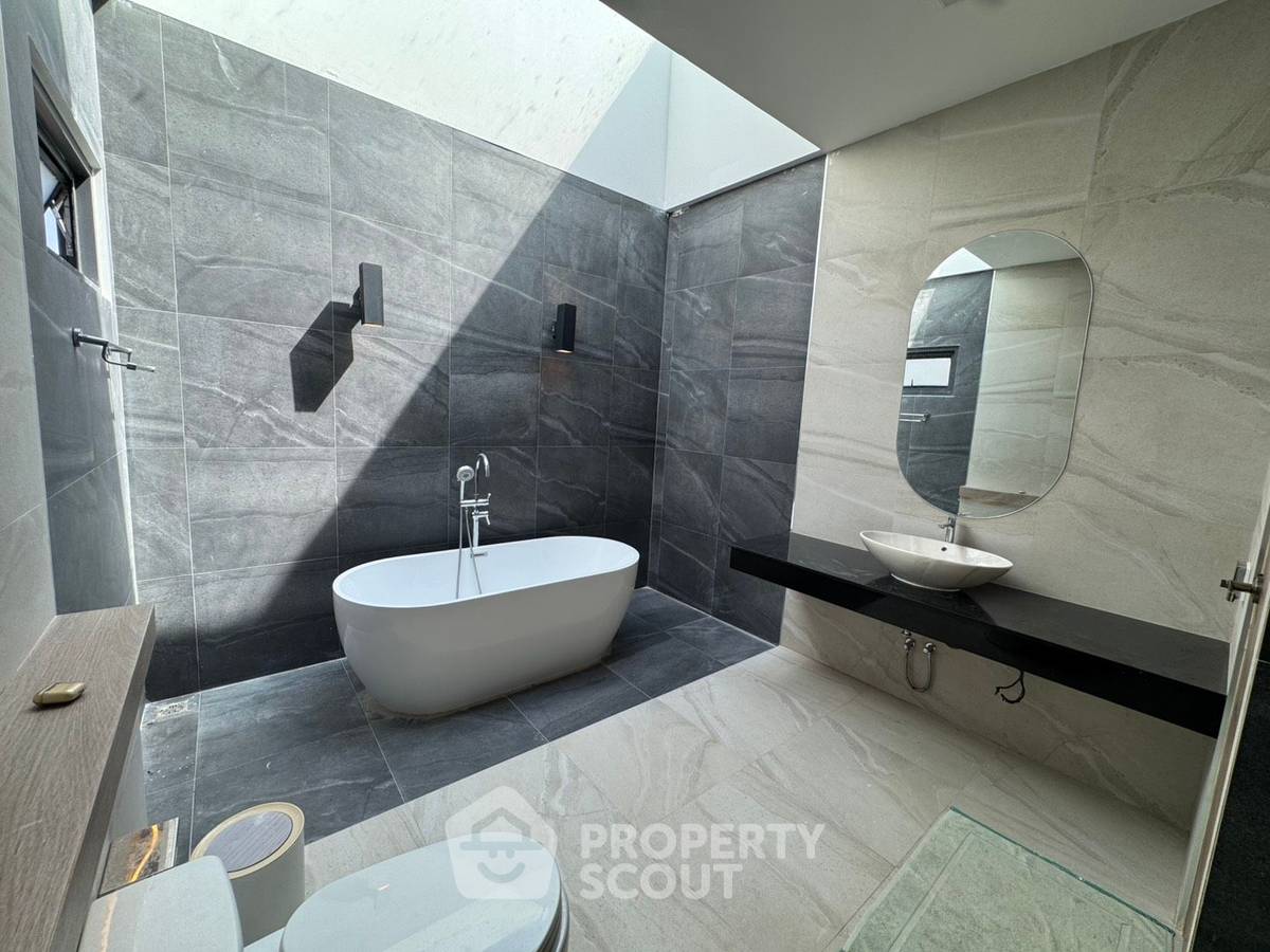 รูป บ้าน 3-ห้องนอน ใน สามพระยา (ID 2476796) - รูปที่ 4/17