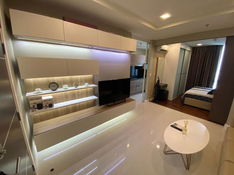 The metropolis samrong - 1bed/ 1bath, 32 floor, tower a, city view