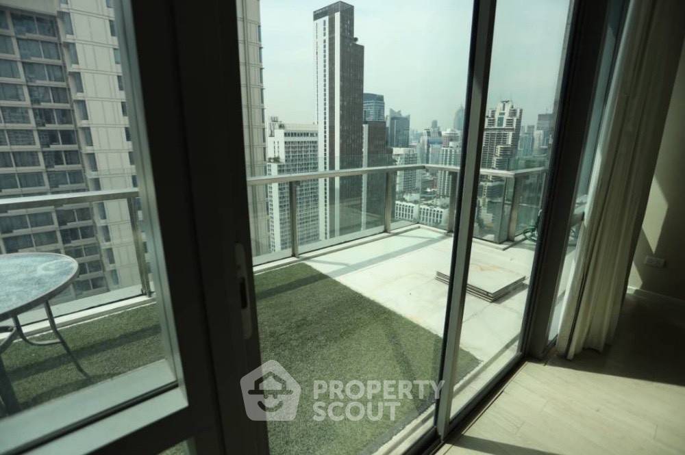 รูป คอนโด 2-ห้องนอน ที่ เดอะ รูม สุขุมวิท 21 ใกล้ MRT สุขุมวิท (ID 2475643) - รูปที่ 7/11